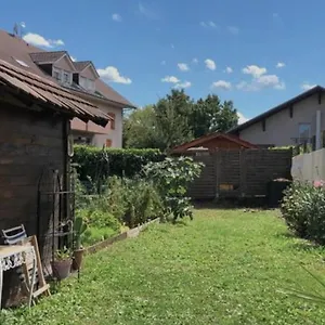  Hébergement de vacances Charmante Maison De Village à 50m De La