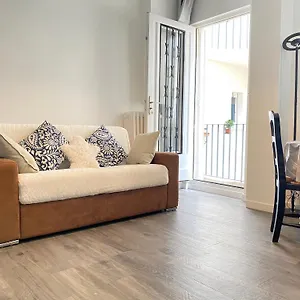 Chic 2 Bedrooms Phantheon Notre Dame , Paris France
